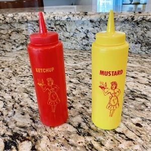 **NEW** VINTAGE 2 PC NOSTALGIC WAITRESS SQUEEZE BOTTLE SET